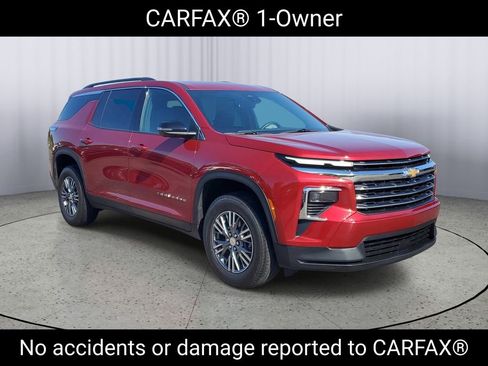 Certified 2024 Chevrolet Traverse LT w/ LPO, Floor Liner Package FWD image 2