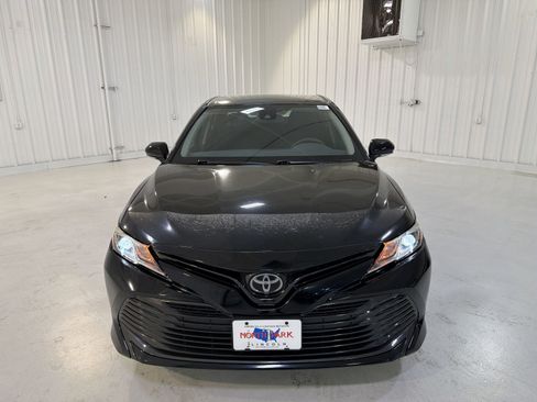 Used 2018 Toyota Camry LE w/ Convenience Package image 30