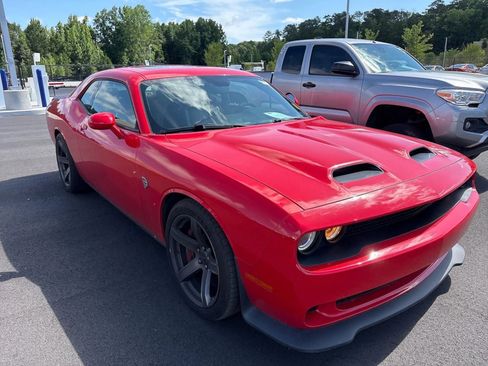 Used 2021 Dodge Challenger SRT Hellcat w/ Plus Package RWD image 1