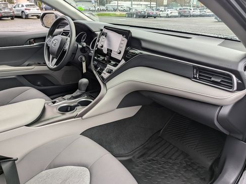 Used 2023 Toyota Camry LE image 30