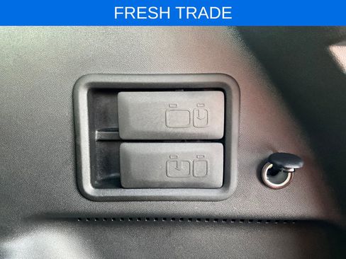 Used 2022 Chevrolet Equinox LT image 25