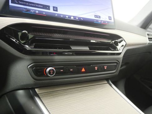 Used 2025 BMW 330i Sedan image 23