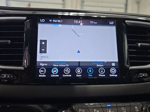 Used 2019 Chrysler Pacifica Touring-L Plus w/ Advanced Safetytec Group FWD image 11