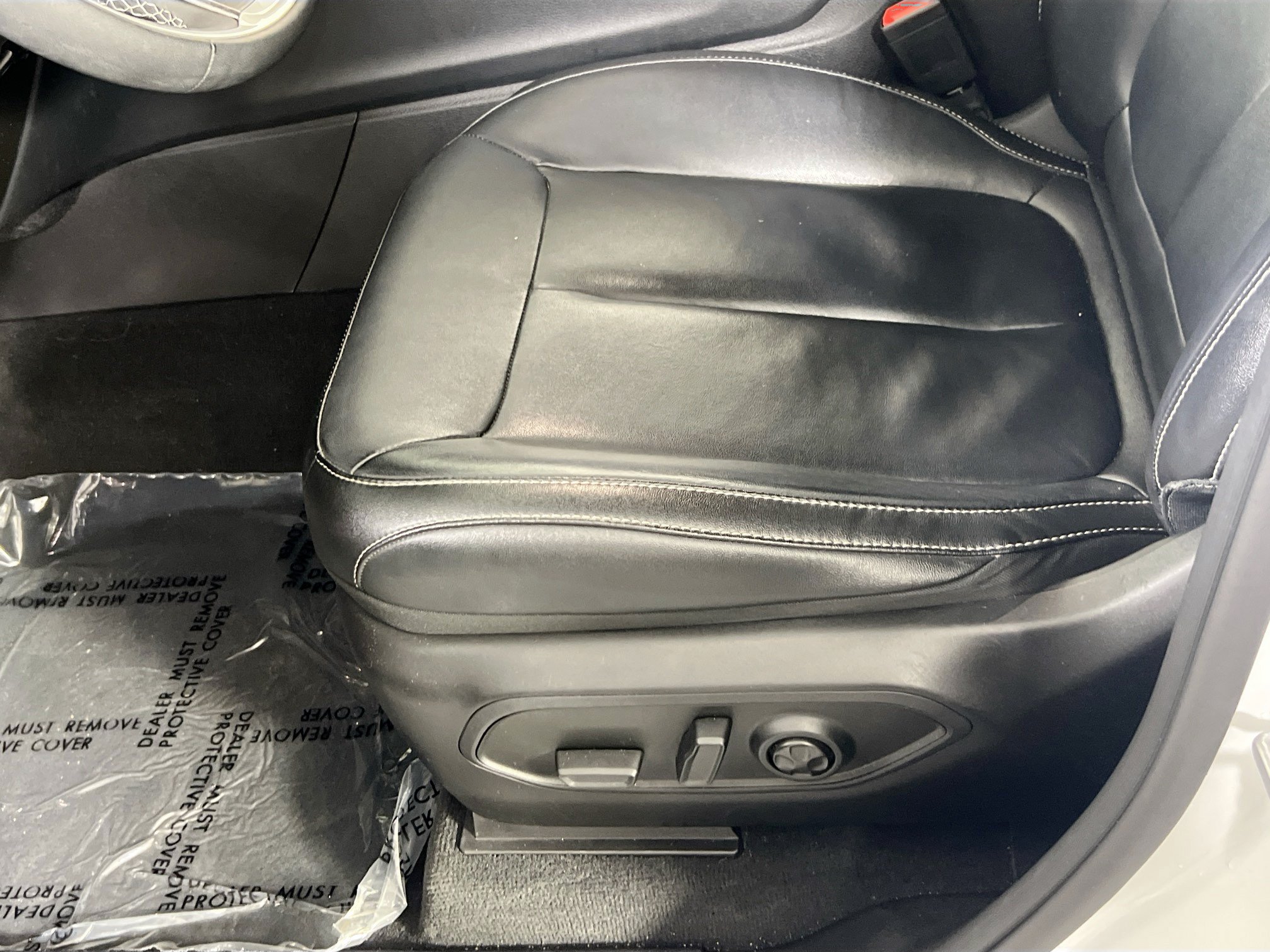 Used 2023 Jeep Grand Cherokee Limited AWD/4WD image 19