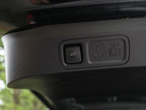 Used 2018 Ford Expedition Max Platinum AWD/4WD image 65