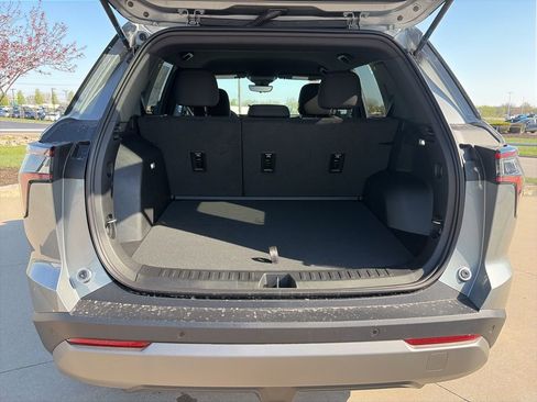 New 2026 Chevrolet Equinox LT w/ Safety and Technology Package AWD/4WD image 37