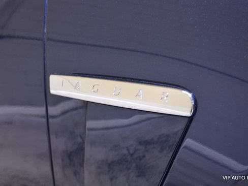 Used 2012 Jaguar XF image 35