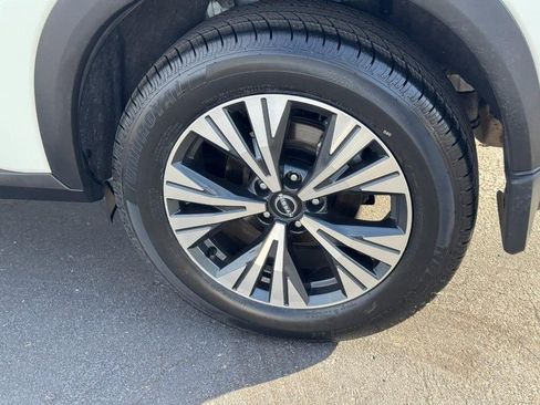 Used 2023 Nissan Rogue SV w/ SV Premium Package image 7