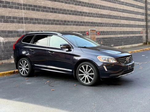 Used 2017 Volvo XC60 T6 Inscription w/ Climate Package AWD/4WD image 8