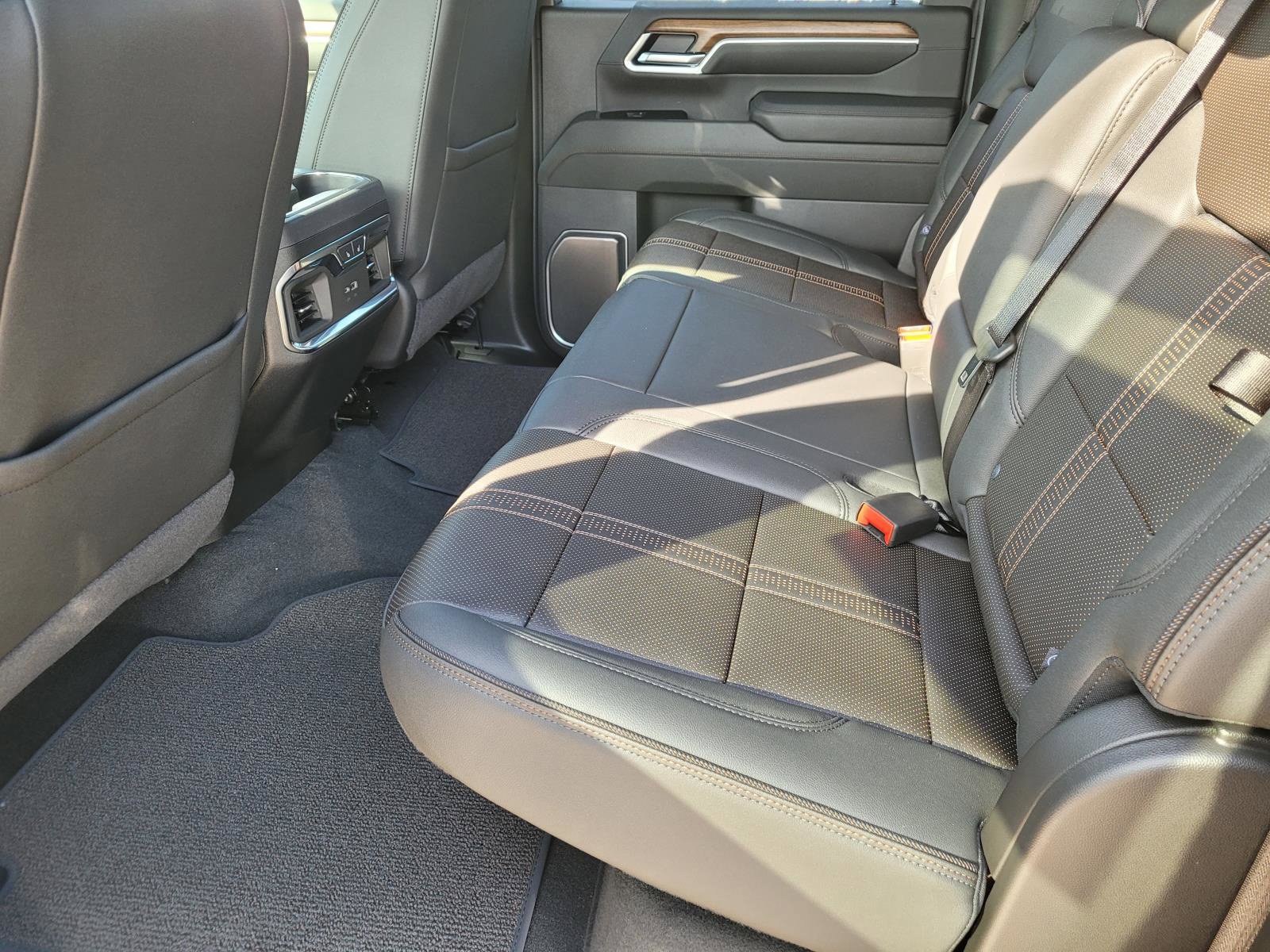 New 2026 Chevrolet Silverado 2500 High Country w/ High Country Premium Package AWD/4WD image 9