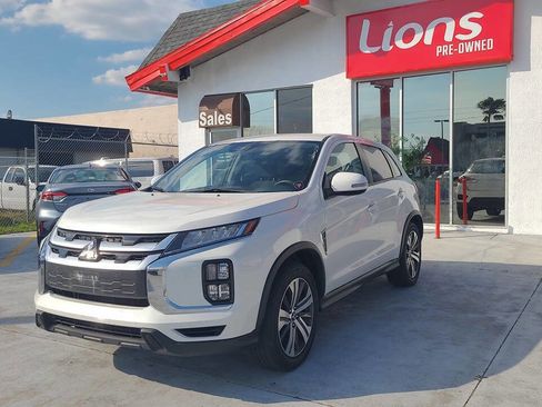 Used 2021 Mitsubishi Outlander Sport SE image 3