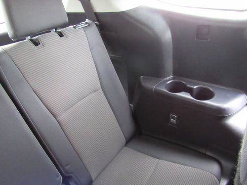 Used 2023 Toyota Highlander L FWD image 41