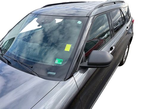 Used 2020 Ford Explorer XLT w/ Equipment Group 202A image 4