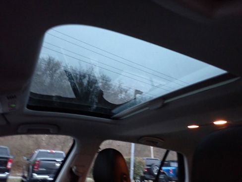 Used 2019 Volkswagen Golf SE w/ Driver Assistance Package image 25