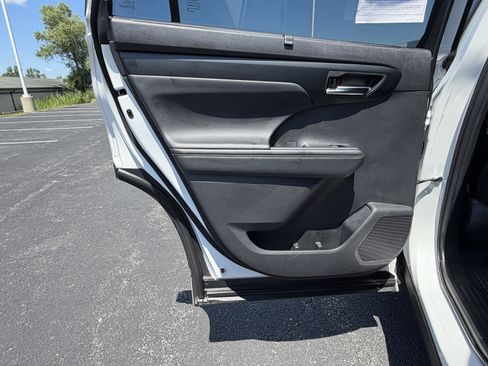 Certified 2025 Toyota Highlander XLE AWD/4WD image 21