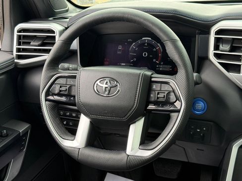 Used 2025 Toyota Tundra Platinum AWD/4WD image 14