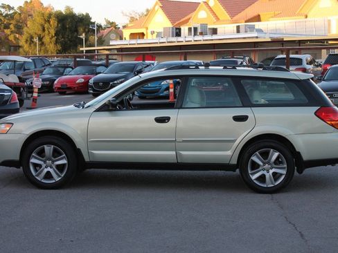 Used 2007 Subaru Outback 2.5i L.L. Bean image 4