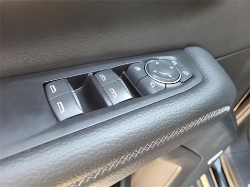 Used 2025 GMC Yukon Denali image 19