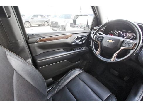 Used 2021 Chevrolet Suburban High Country w/ Premium Package AWD/4WD image 8