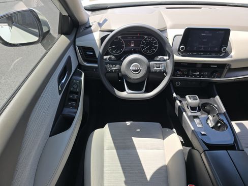 Used 2023 Nissan Rogue SV FWD image 29