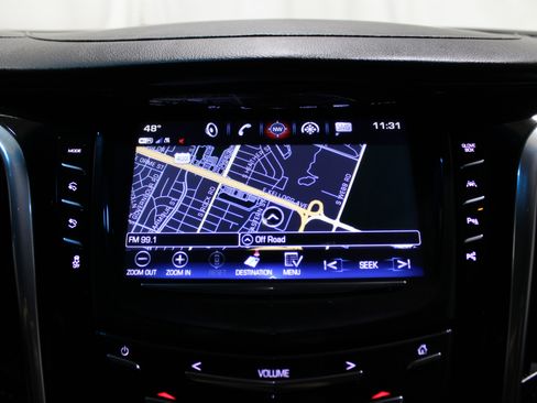 Used 2019 Cadillac Escalade ESV Luxury image 18