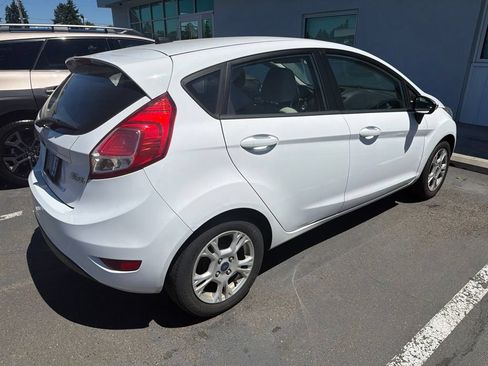 Used 2015 Ford Fiesta SE w/ Comfort Package FWD image 3