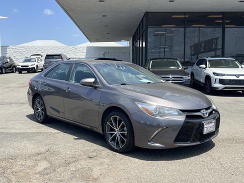 Used 2017 Toyota Camry XSE w/ Moonroof Package FWD image 27