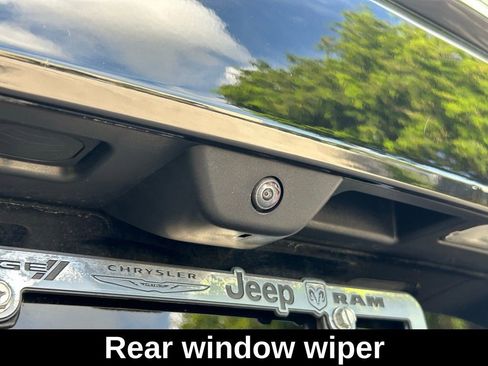 Certified 2024 Jeep Grand Cherokee Altitude image 30