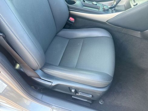 Used 2019 Lexus IS 300 image 12