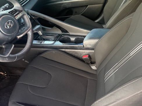 Used 2023 Hyundai Elantra SEL w/ Convenience Package FWD image 5