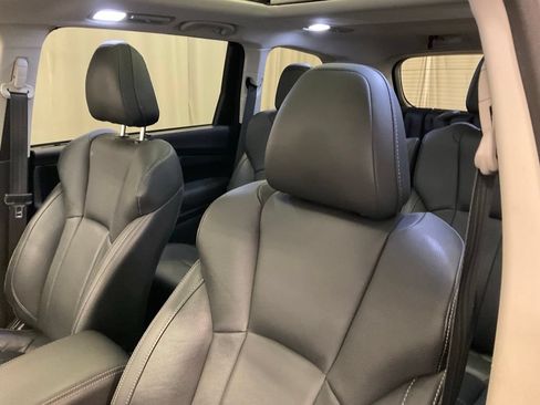 Used 2020 Subaru Ascent Limited w/ Technology Package AWD/4WD image 9