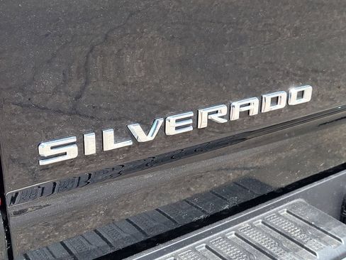 Used 2025 Chevrolet Silverado 2500 LT w/ Convenience Package AWD/4WD image 8