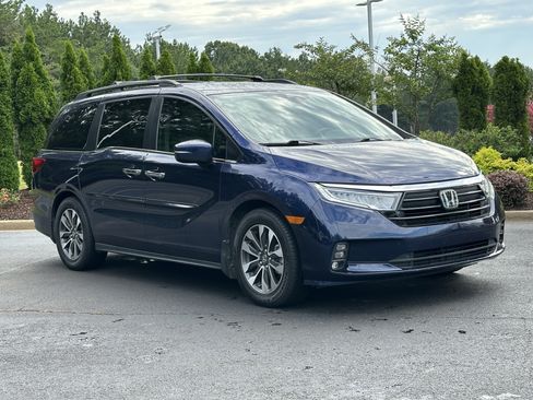 Used 2023 Honda Odyssey EX-L image 2