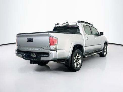 Used 2017 Toyota Tacoma Limited w/ Tow Package AWD/4WD image 9