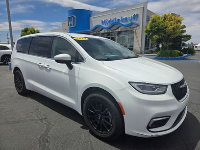 Used 2023 Chrysler Pacifica Touring-L