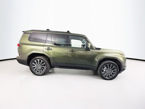 Used 2025 Lexus GX 550 w/ Accessory Package (2T) AWD/4WD image 11