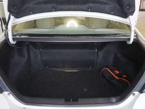 Used 2014 Honda Civic Hybrid Sedan image 14