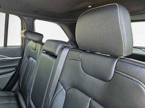 New 2025 Jeep Grand Cherokee Limited w/ Black Appearance Package AWD/4WD image 37