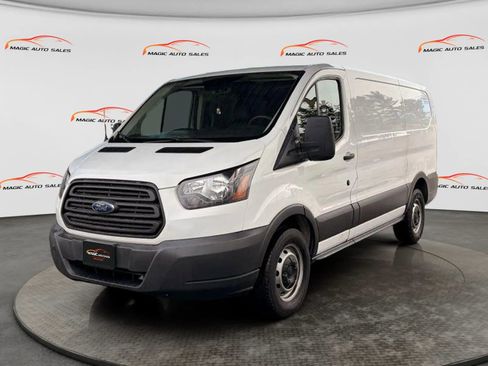 Used 2018 Ford Transit 150 130 Low Roof RWD image 2