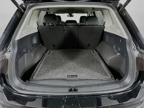Used 2024 Volkswagen Tiguan SE AWD/4WD image 25