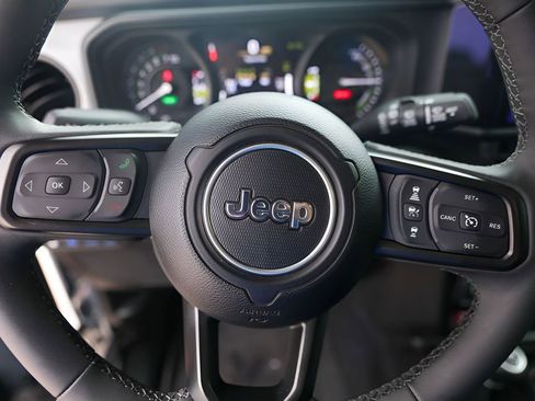 Used 2025 Jeep Wrangler Unlimited Sport S 4xe AWD/4WD image 12