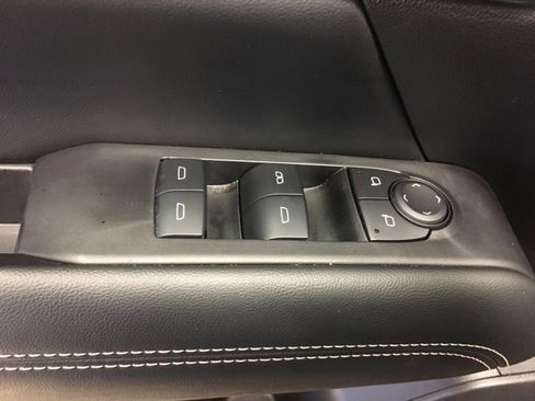 Used 2025 GMC Terrain Elevation image 32