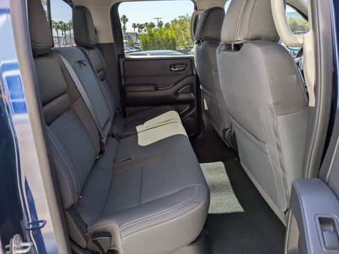 Used 2022 Nissan Frontier SV AWD/4WD image 26