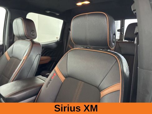 Used 2025 GMC Canyon AT4 image 9