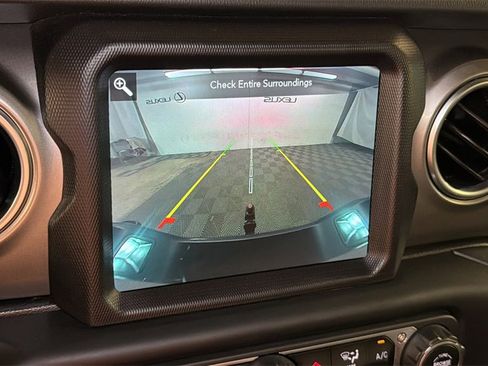 Used 2020 Jeep Gladiator Overland image 30