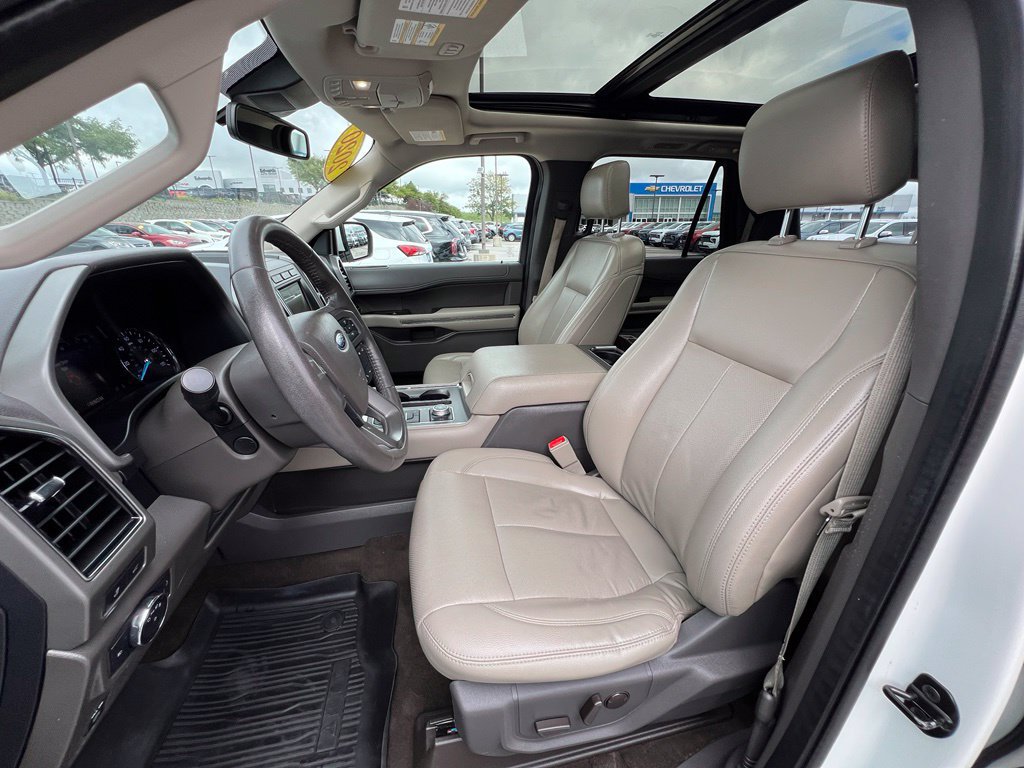 Used 2020 Ford Expedition Max XLT w/ Equipment Group 202A AWD/4WD image 17