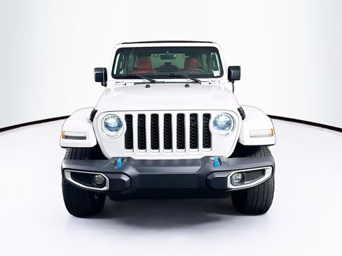 Used 2023 Jeep Wrangler Unlimited Sahara w/ Cold Weather Group AWD/4WD image 2