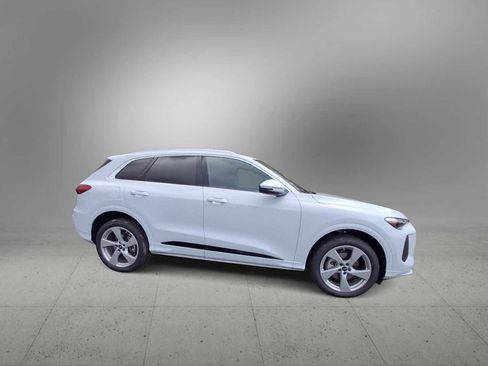 New 2025 Audi Q5 Premium Plus image 9