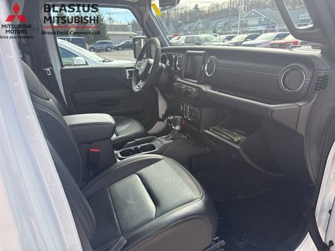 Used 2023 Jeep Wrangler Unlimited Sahara w/ Cold Weather Group AWD/4WD image 48