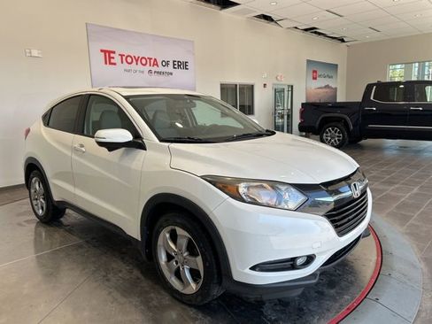Used 2017 Honda HR-V EX image 1